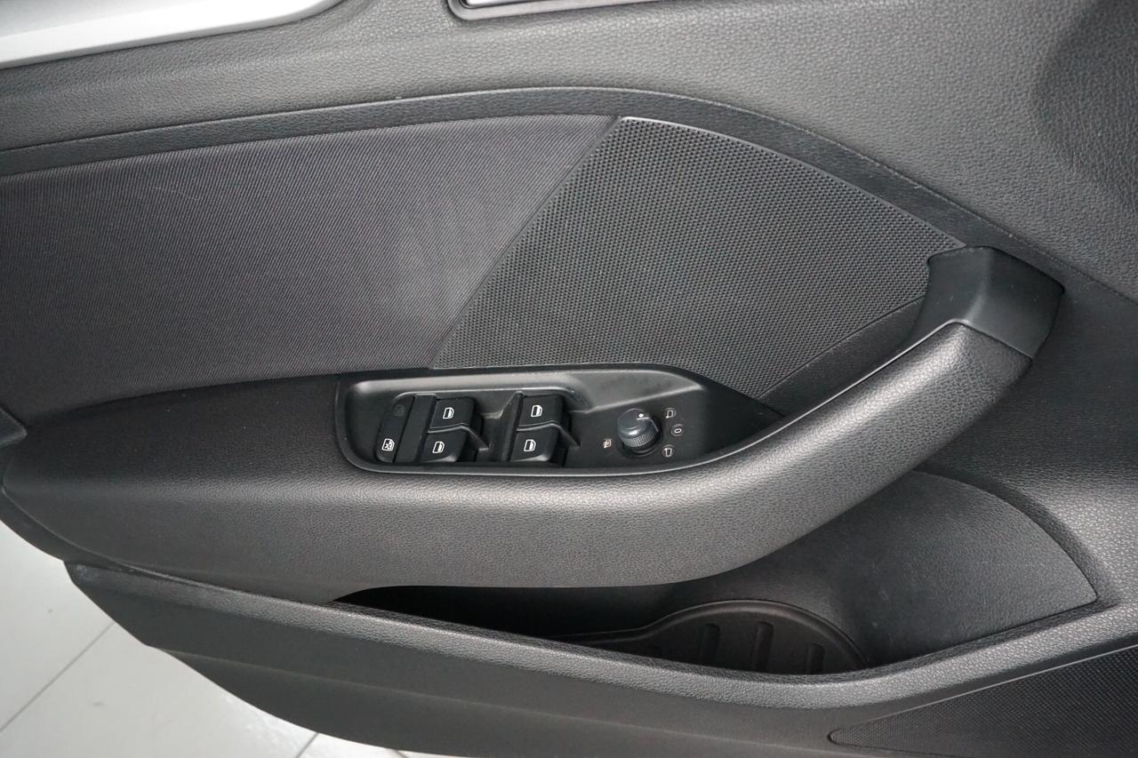 Audi A3 Sedan 2.0 TDI clean diesel Ambiente