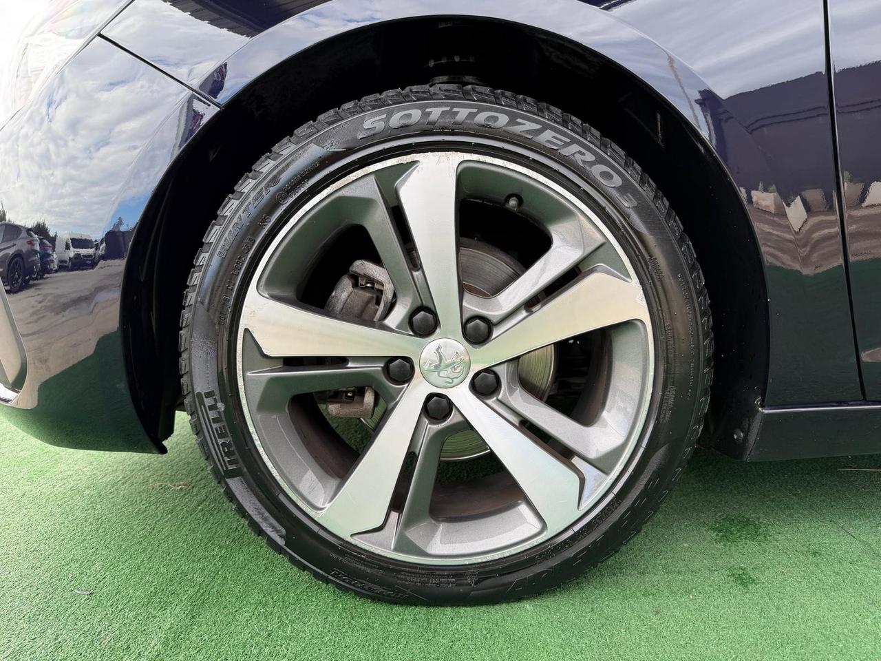 Peugeot 308 BlueHDi 130 S&S SW Allure