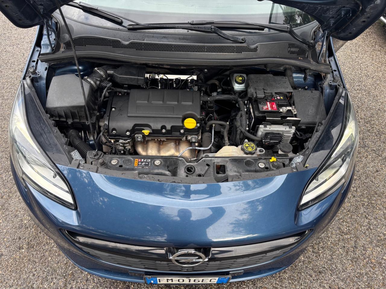 Opel Corsa 1.4 90CV 5 porte GPL