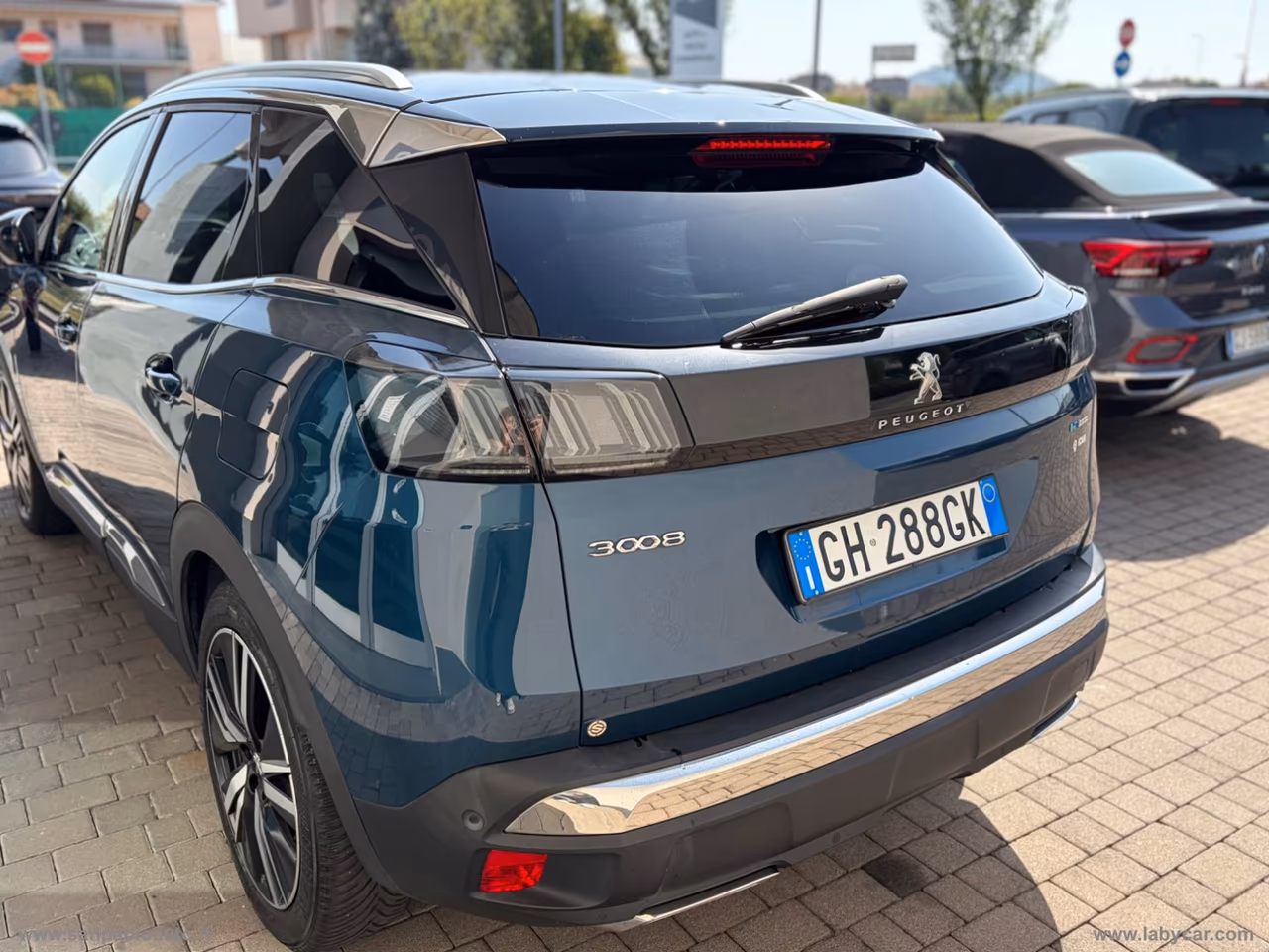 PEUGEOT 3008 Hybrid 225 e-EAT8 GT