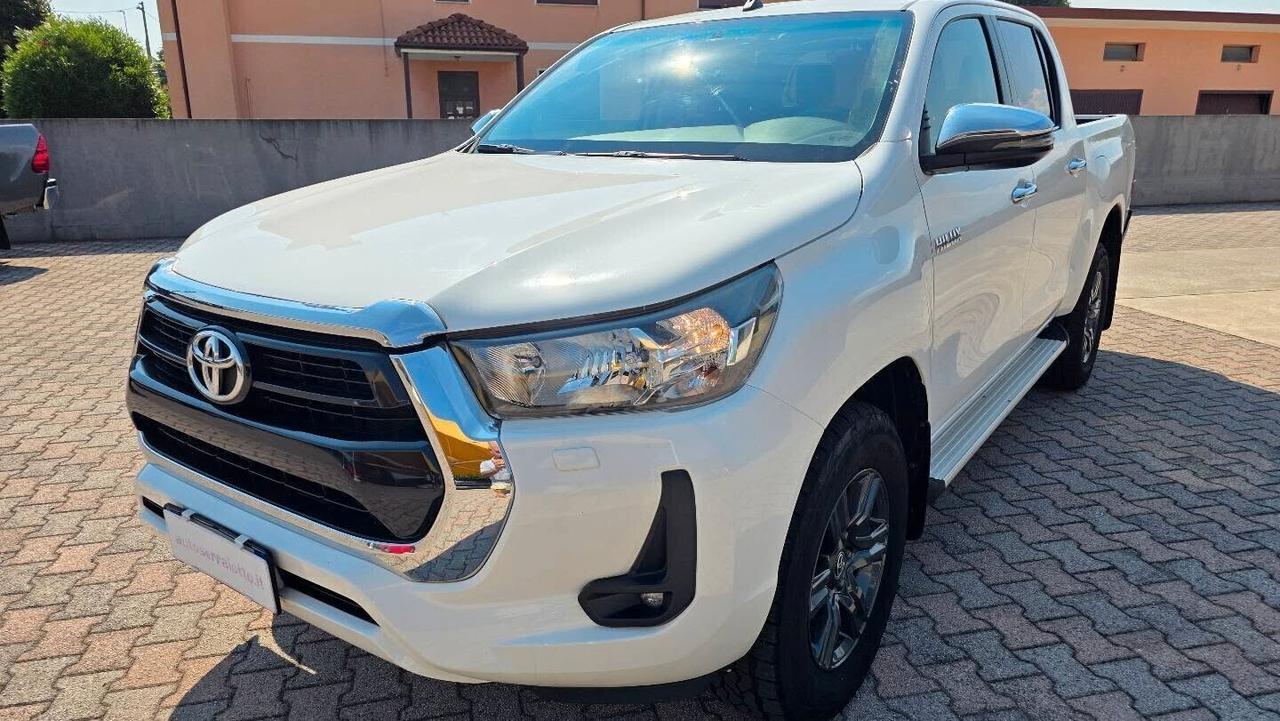 Toyota Hilux 2.4 D-4D Double Cab Lounge MANUALE ITALIANA