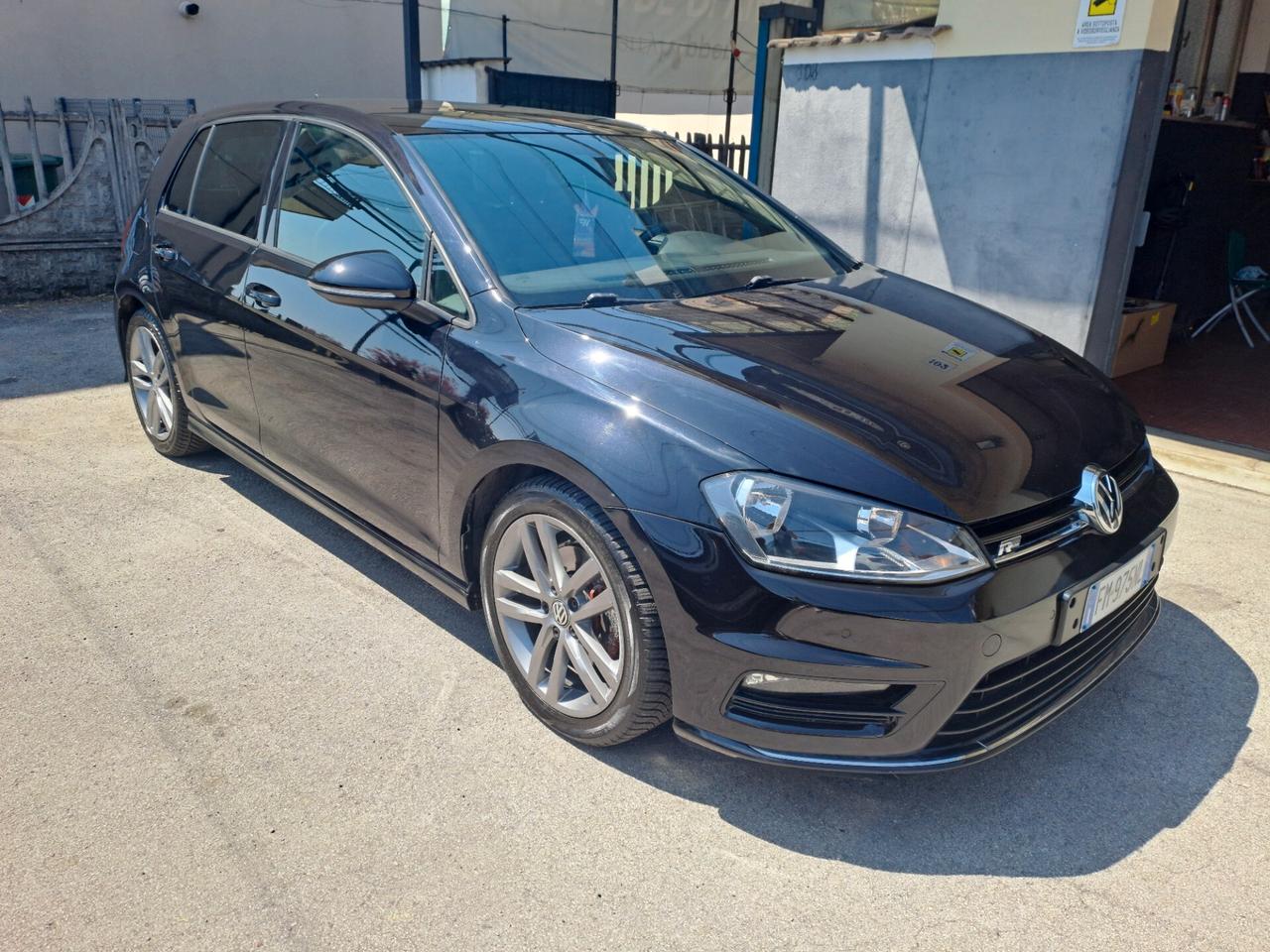Volkswagen Golf 1.6 TDI 110CV R-Line - OK NEOPATENTATI
