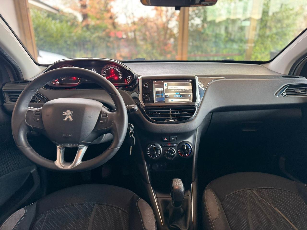 Peugeot 208 1.2 benz 82CV - Garanzia 12 Mesi