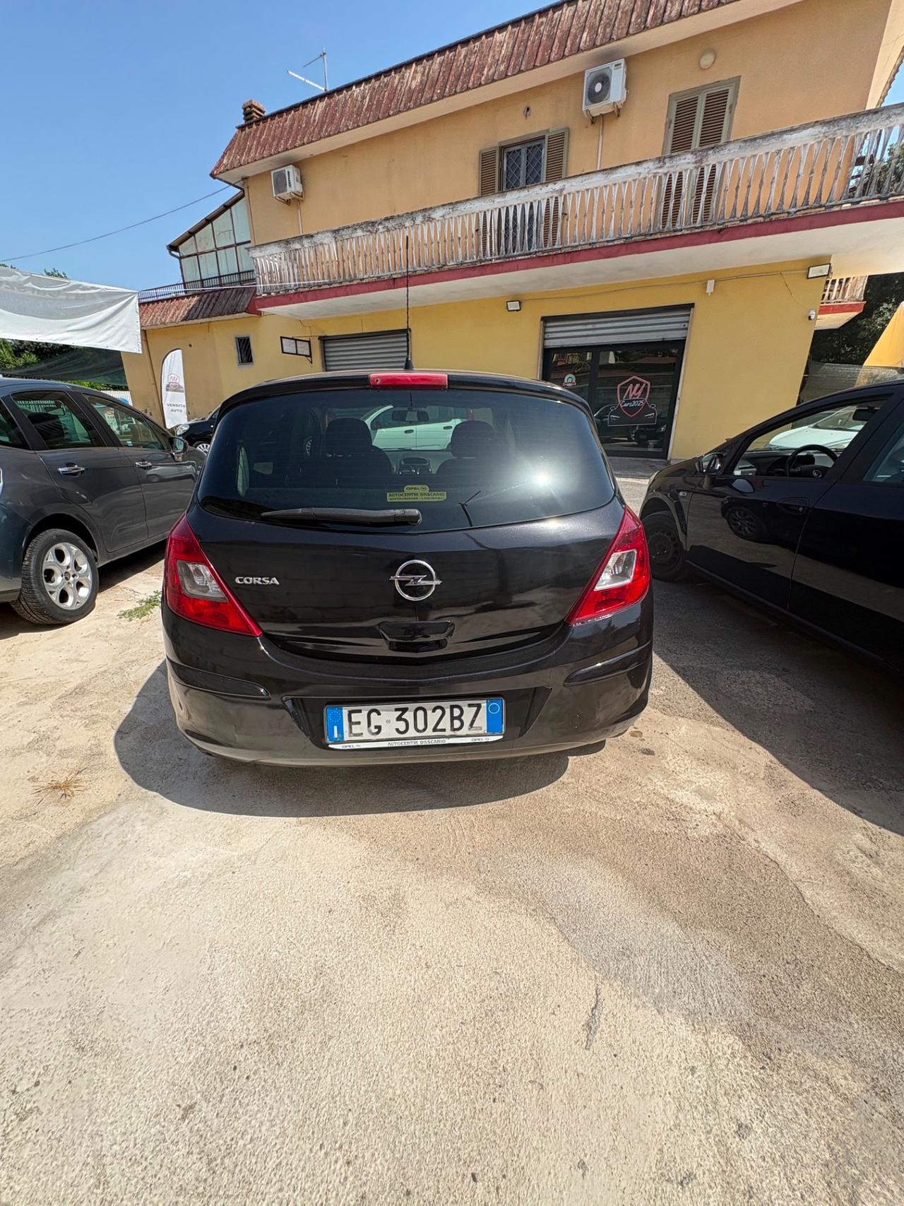 Opel Corsa 1.2 5 porte Club