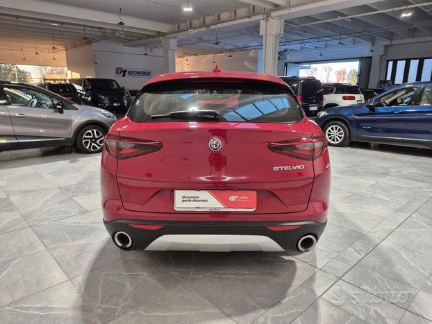 Alfa Romeo Stelvio 2.2 Turbodiesel 160 CV AT8 RWD