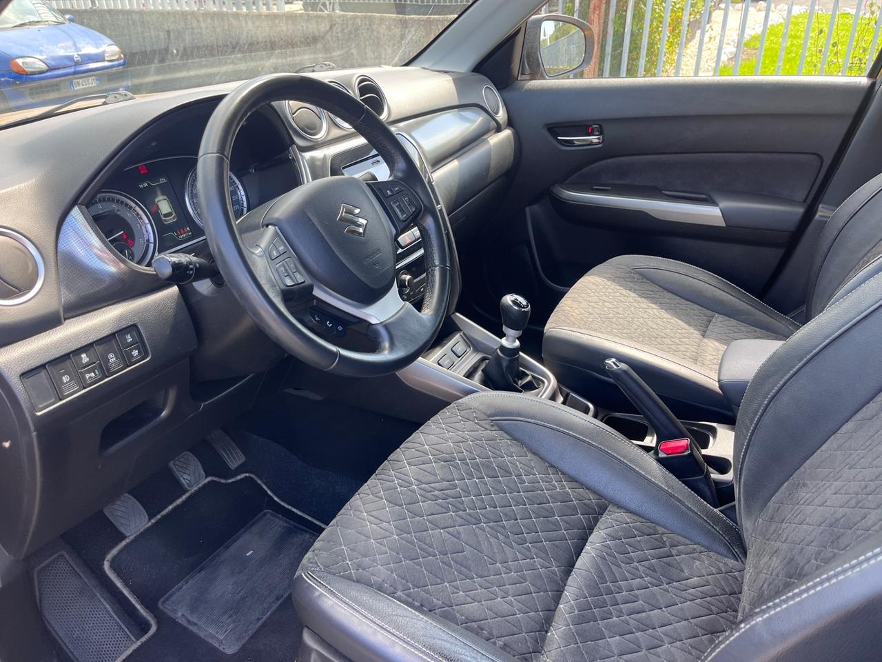 Suzuki Vitara 1.4 Hybrid Top