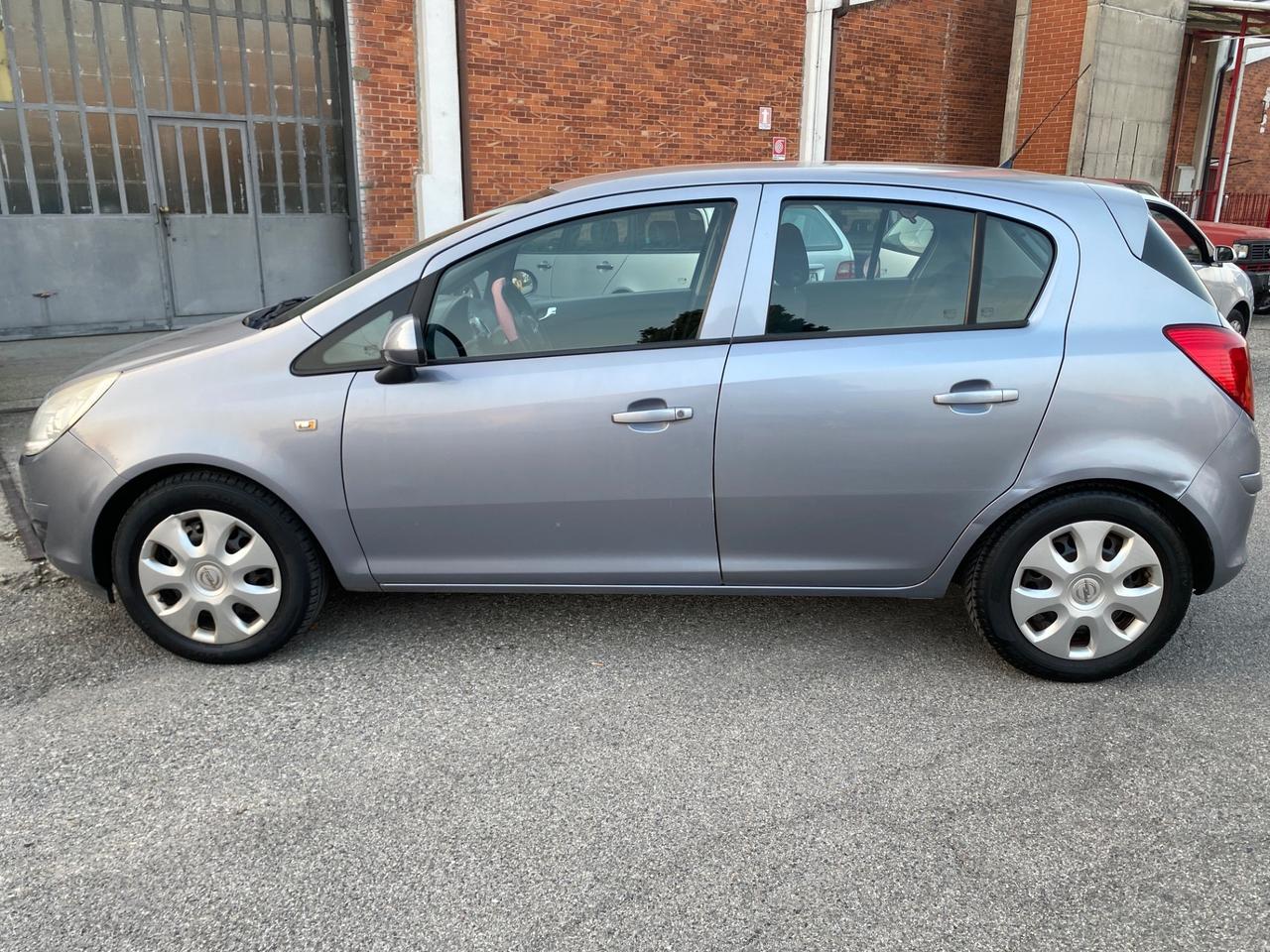 Opel Corsa 1.2 5 porte Club