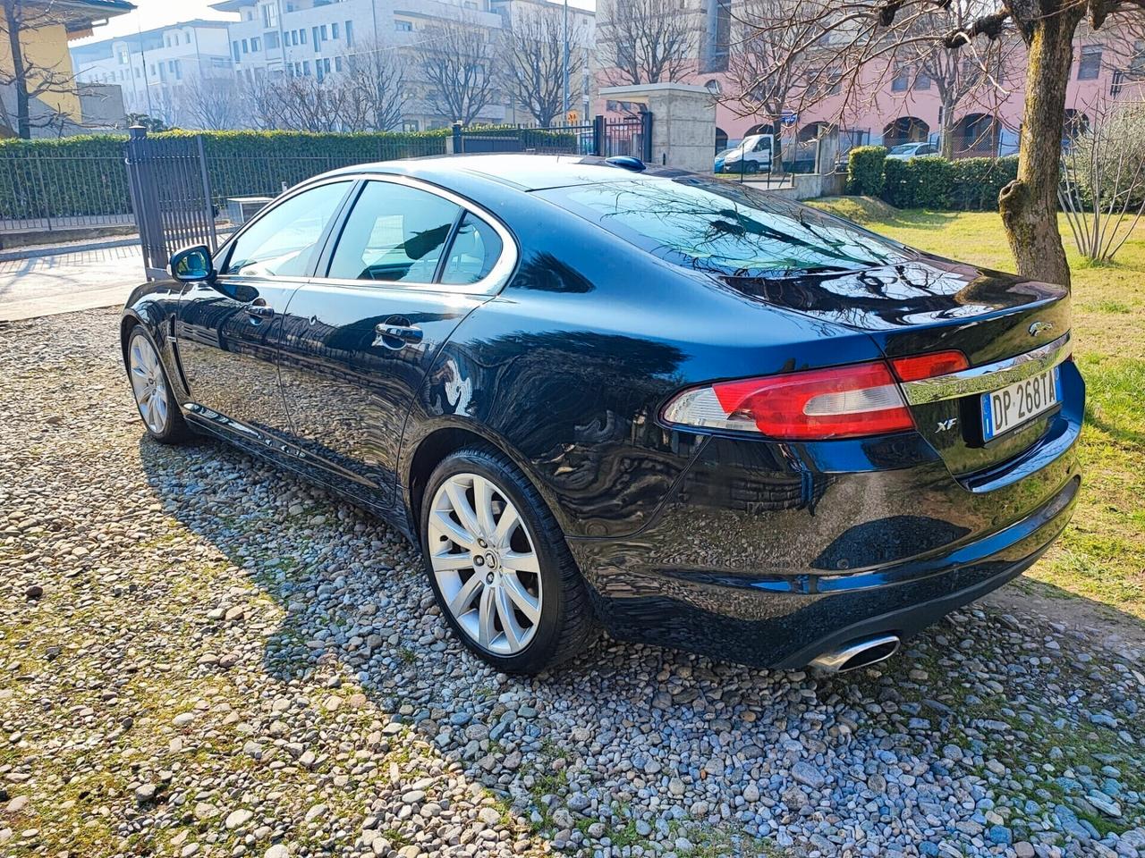 Jaguar XF 2.7D V6 luxury premium tetto panoramico