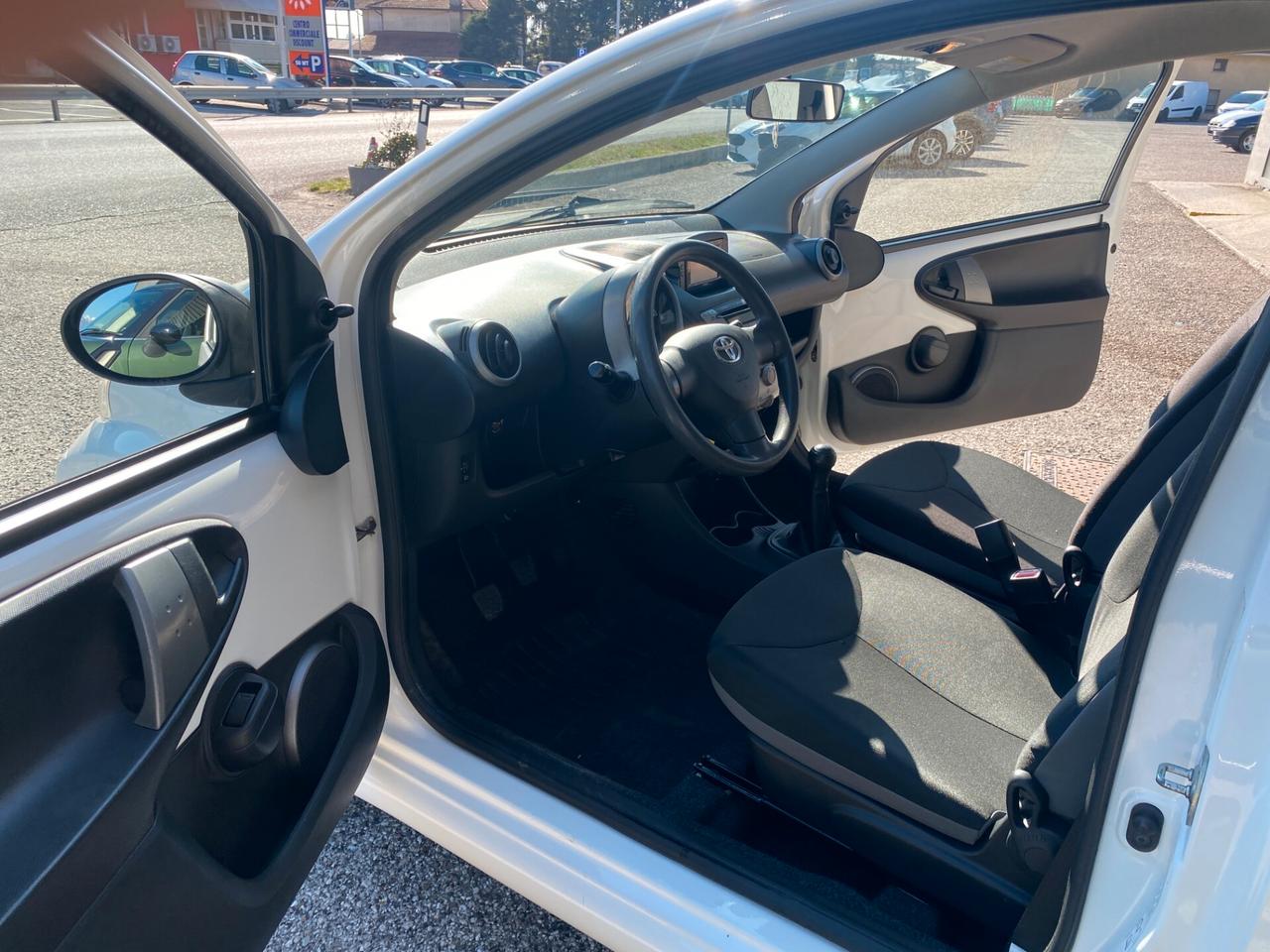 Toyota Aygo 1.0 12V VVT-i 3 porte Active Connect