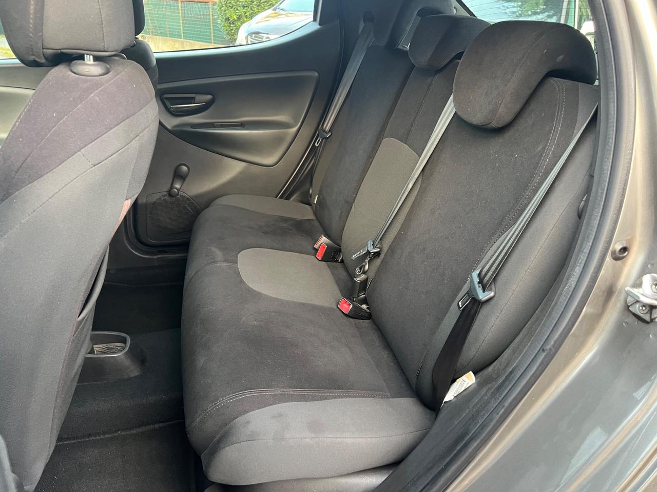 Lancia Ypsilon 1.2 69 CV 5 porte S Momodesign*NEOPATENTATI