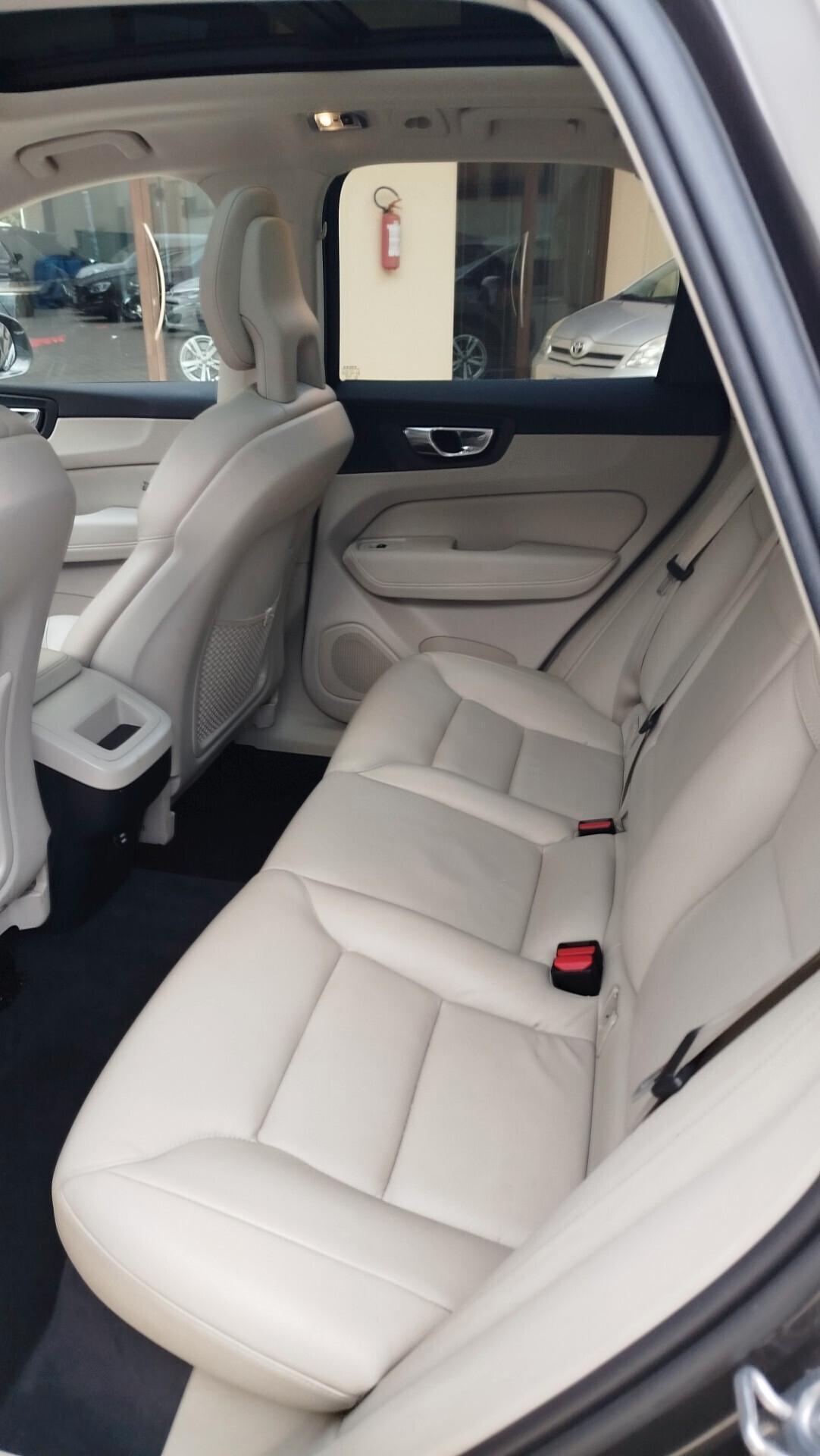 Volvo XC 60 AWD D4 Geartronic Inscription