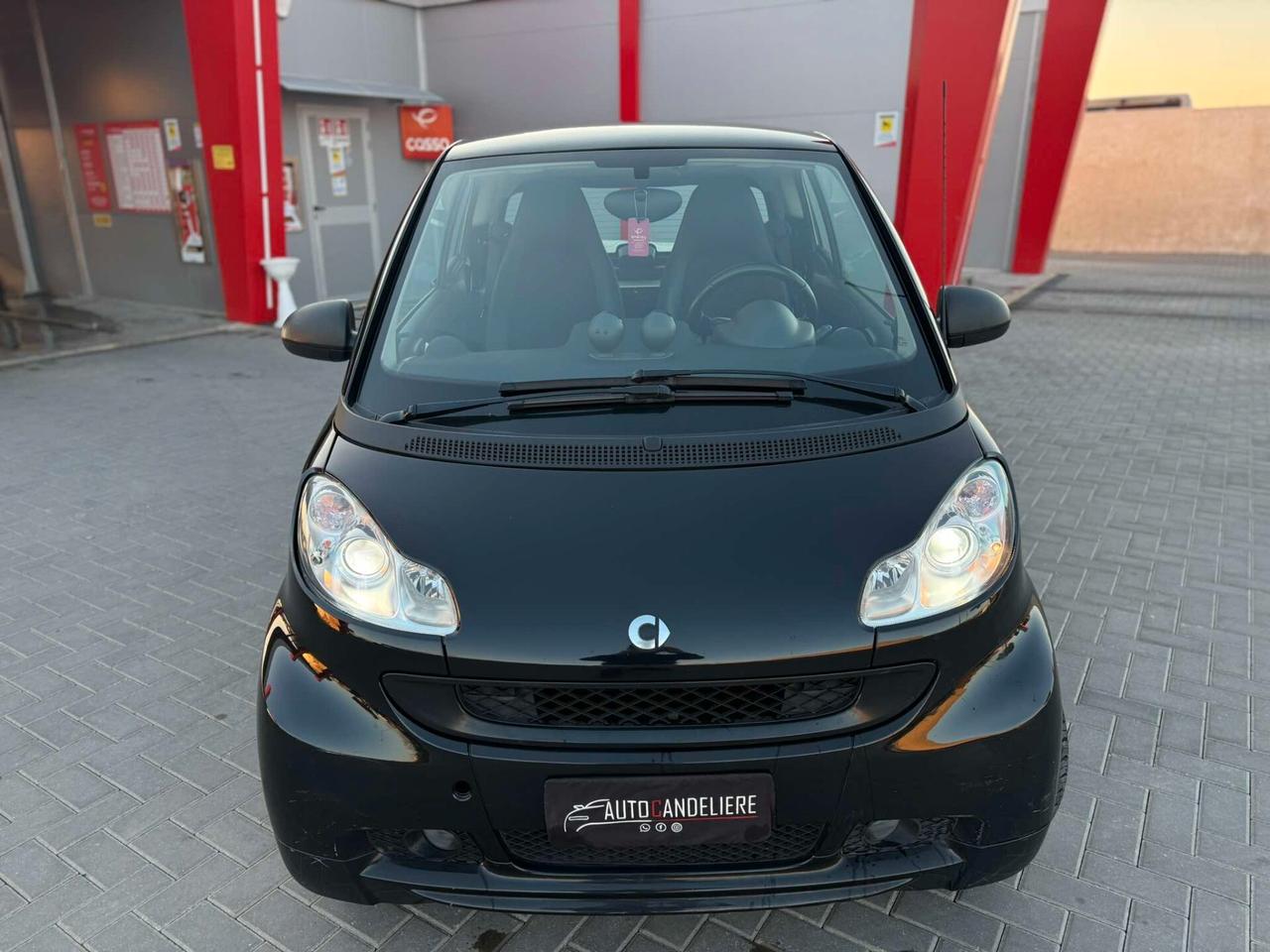 Smart ForTwo 1000 52 kW coupé passion/LED/NAVI/PELLE/BELLA