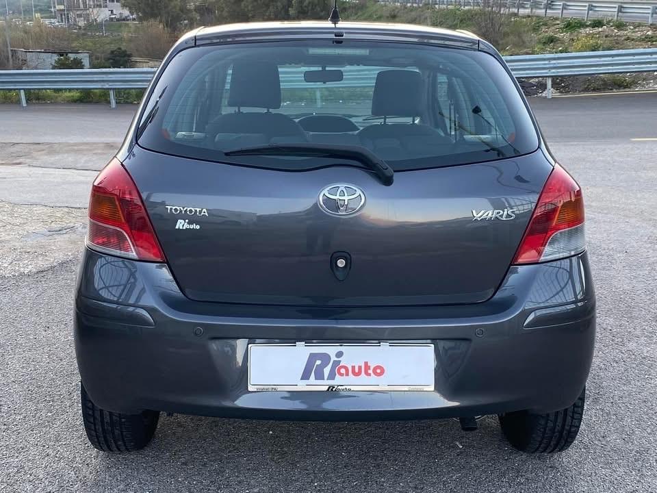 Toyota Yaris 1.4 D-4D 5 porte cambio automatico