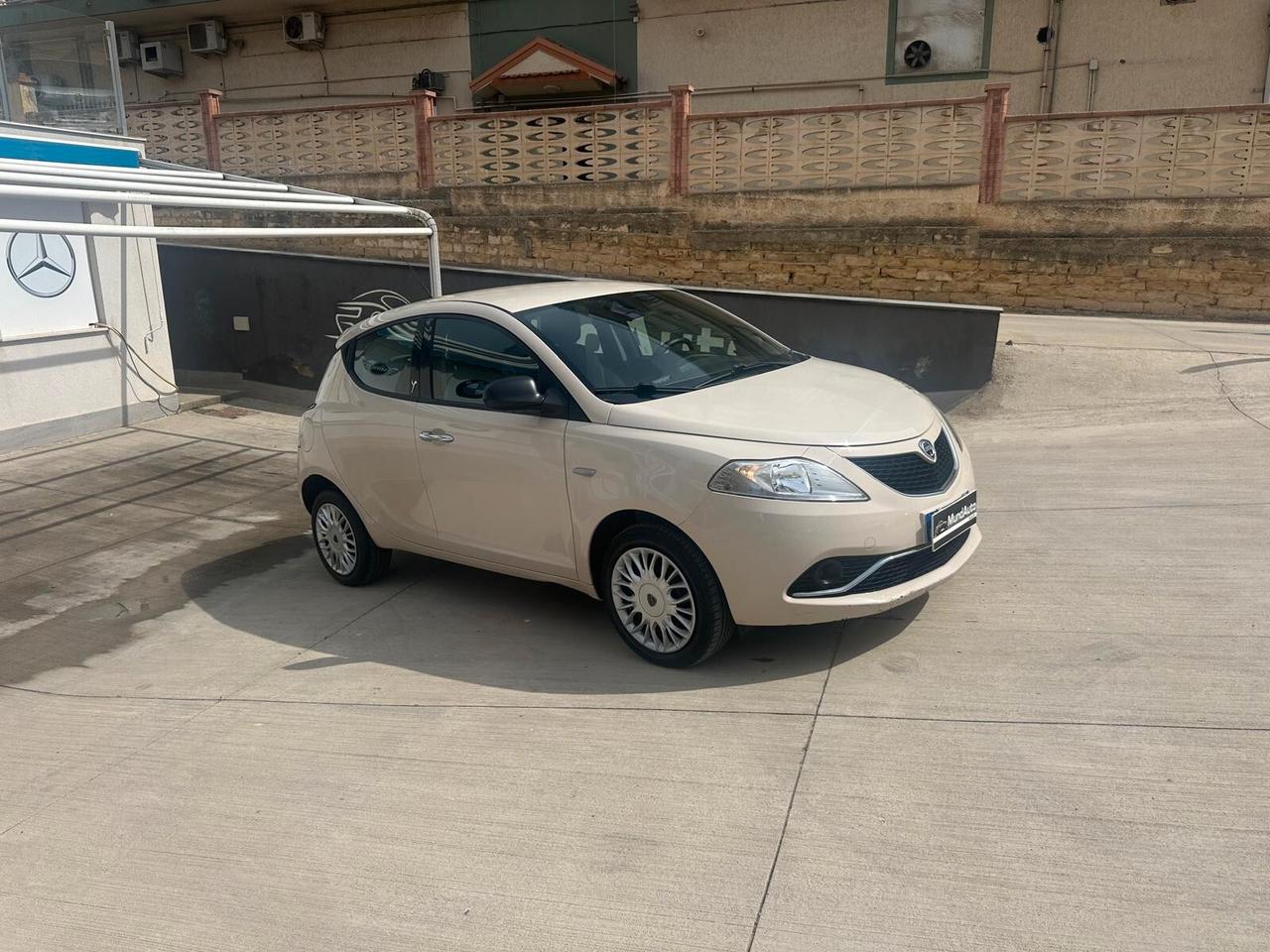 Lancia Ypsilon 1.2 69 CV 5 porte Gold