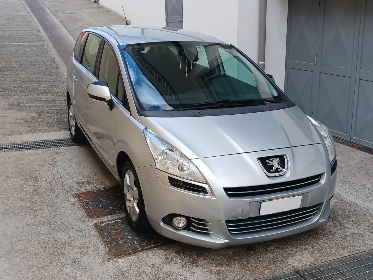Peugeot 5008 1.6 HDI 116CV Business