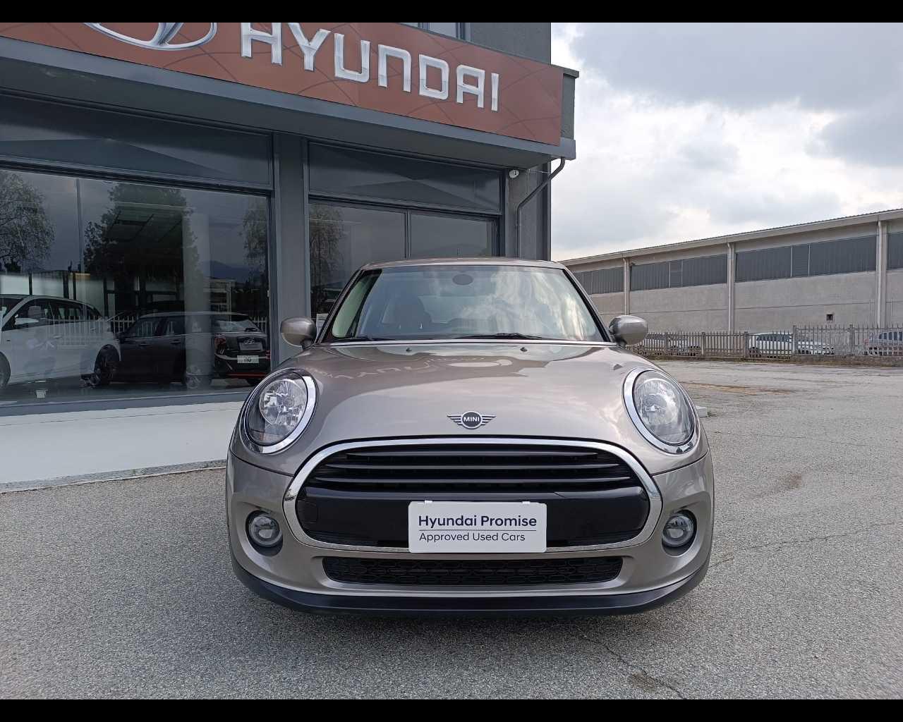 MINI Mini IV F55 2018 5p - Mini 5p 1.5 Cooper Business auto