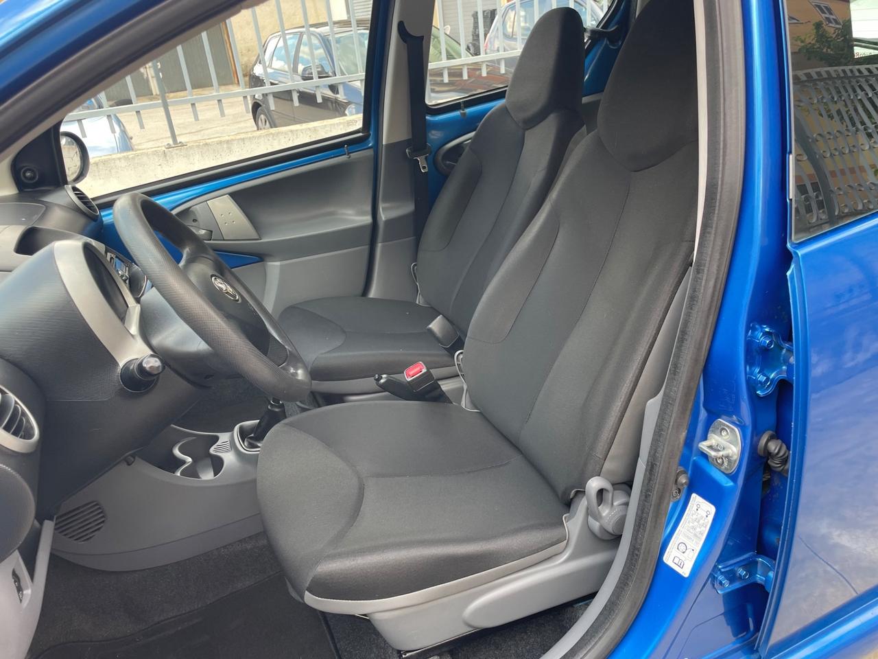Toyota Aygo 1.0 12V VVT-i 5 porte Now Connect