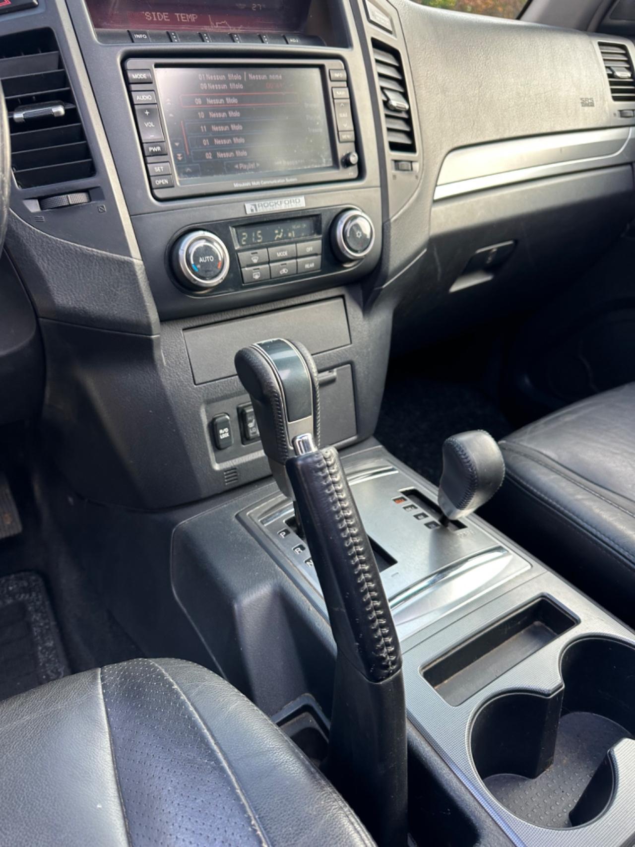 Mitsubishi PAJERO 3.2 DI-D 7POSTI TETTO 16V 5P INSTYLE