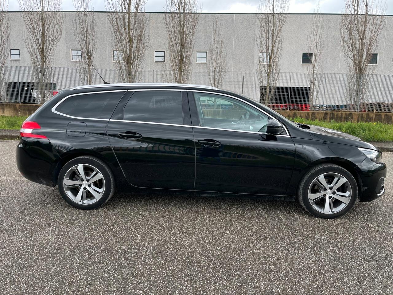 Peugeot 308 BlueHDi 130 cv SW edition