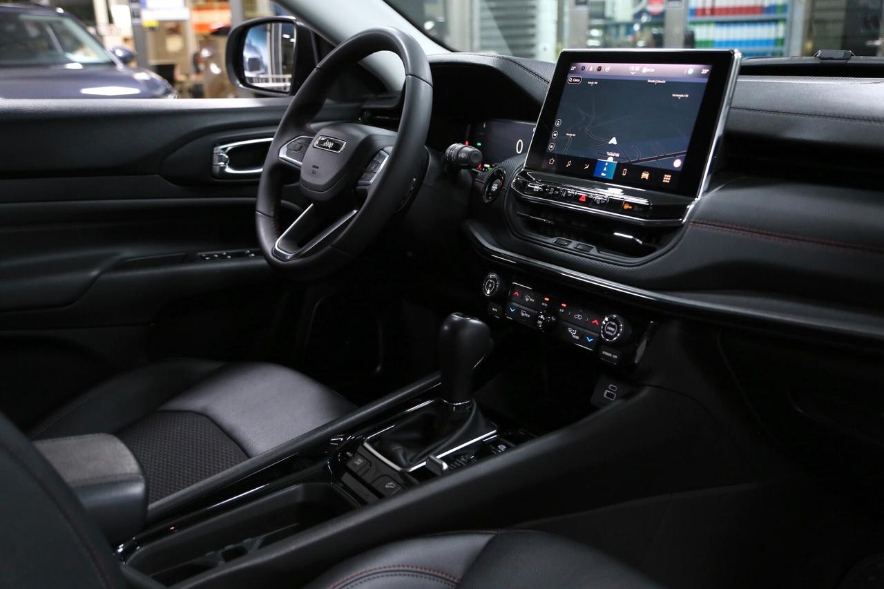 Jeep Compass 1.3 Turbo T4 240 cv PHEV AT6 4xe Trailhawk
