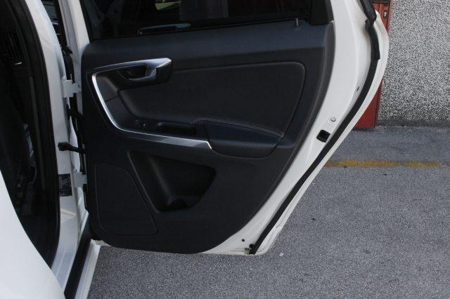 VOLVO XC60 D4 Awd Geartronic R-design Unicoprop. Pelle