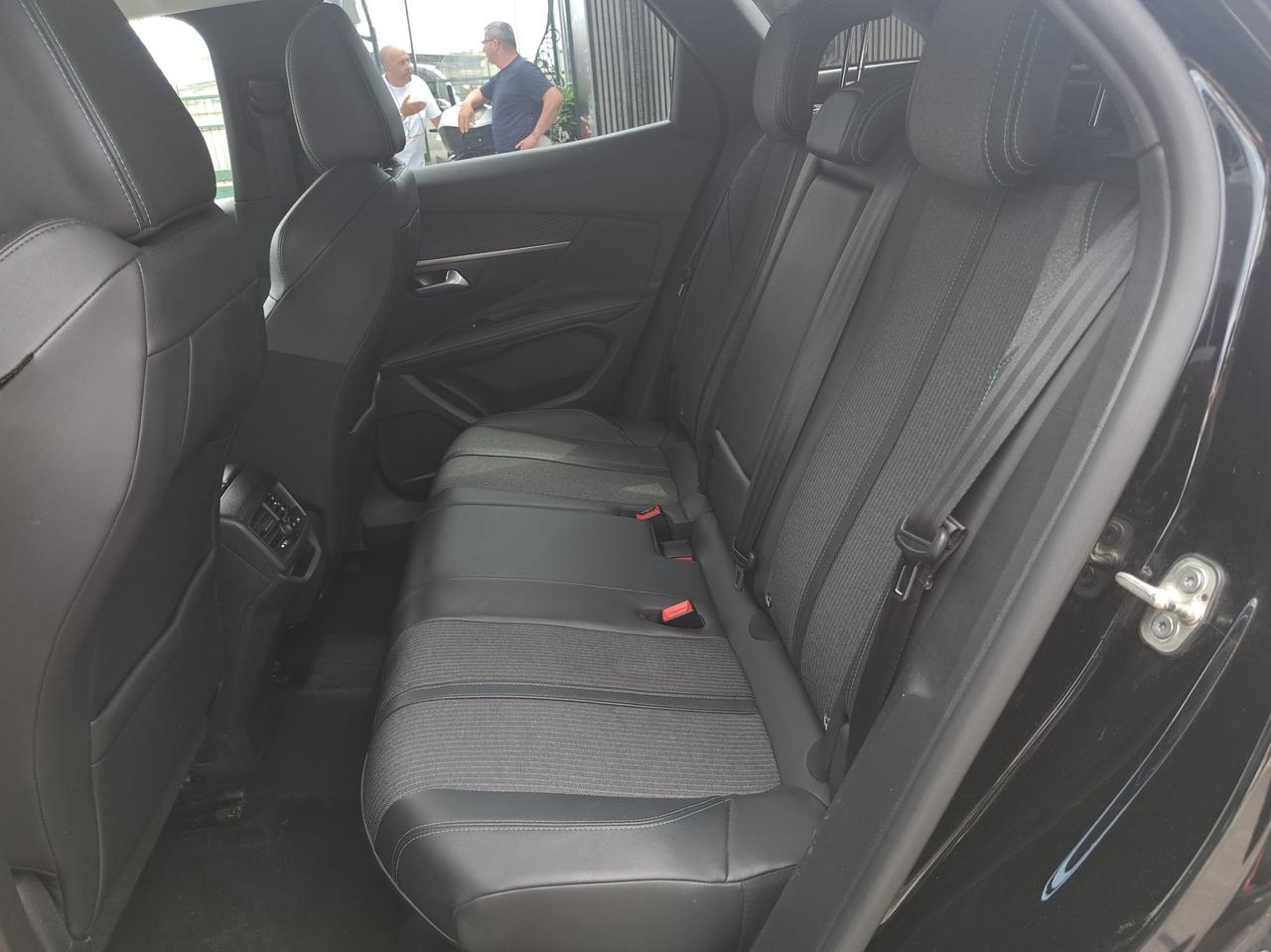 Peugeot 3008 BlueHDi 130 S&S EAT8 Active Pack