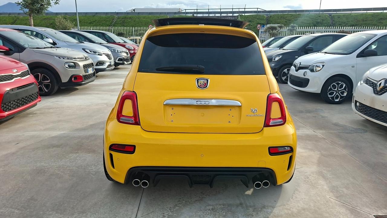 Abarth 595 1.4 Turbo T-Jet 165 CV con tetto apribile