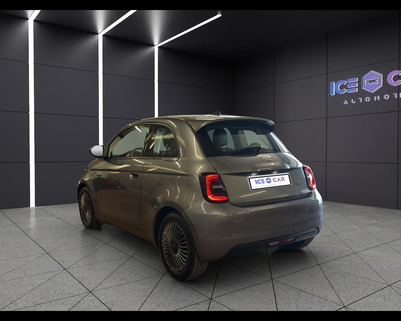 FIAT 500e - 500e Berlina 42 kWh Icon +