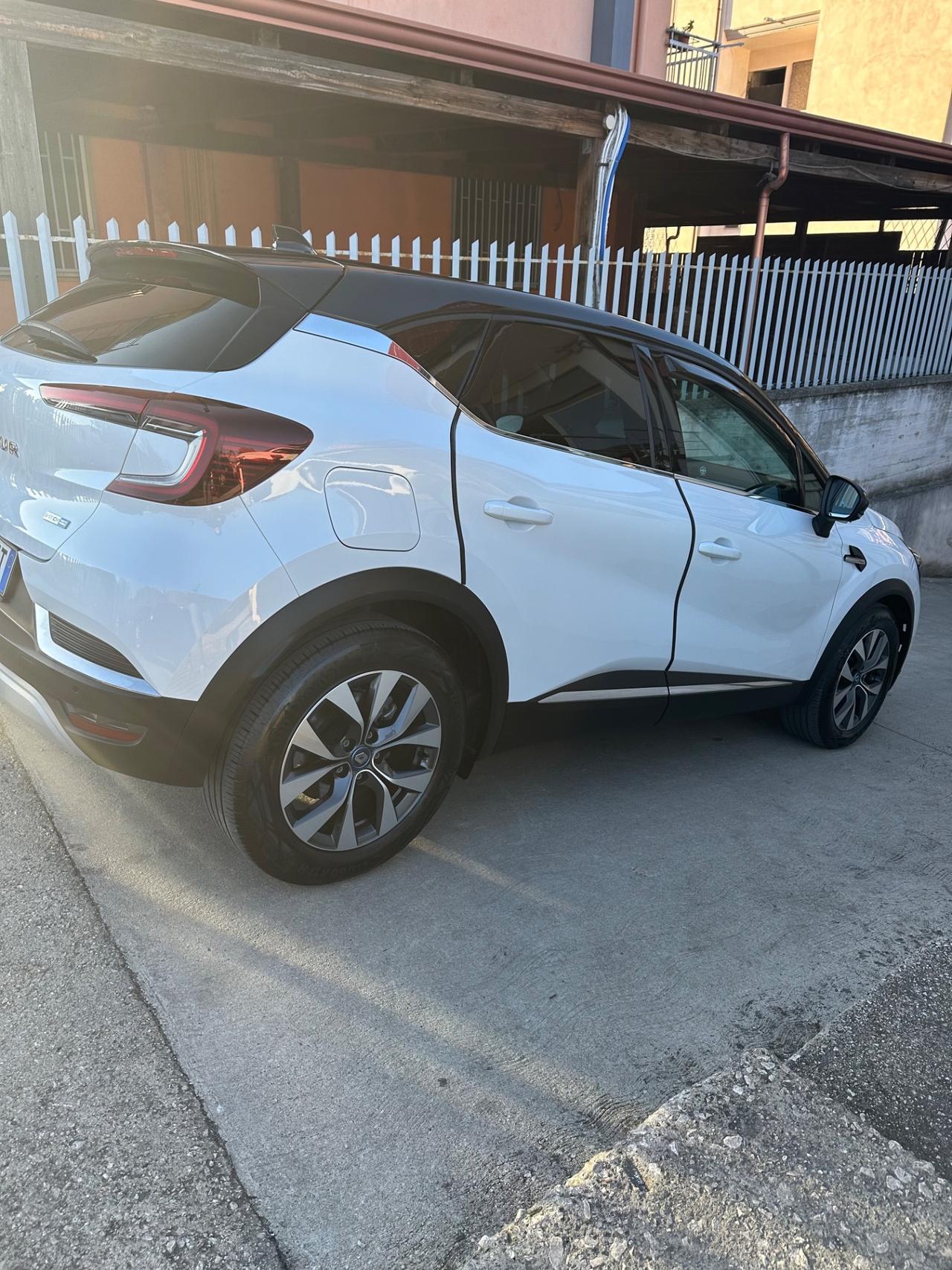 Renault Captur Plug-in Hybrid E-Tech 160 CV Intens