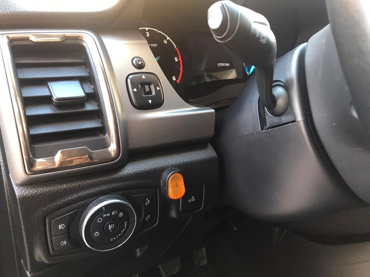 Ford Ranger 2.0 TDCi Super Cab XLT 5 posti