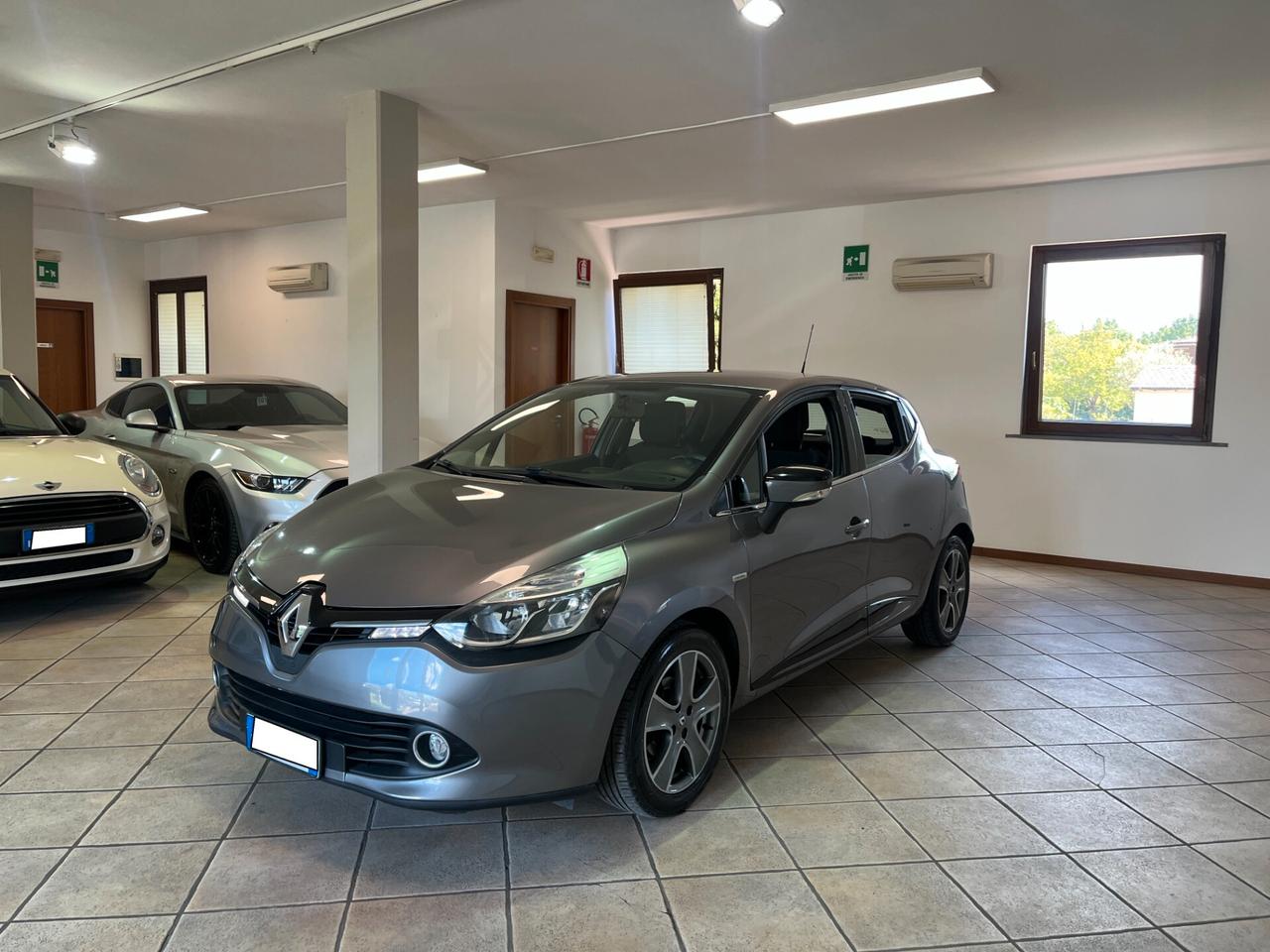 Renault Clio 1.2 75CV 5 porte COSTUME NATIONAL