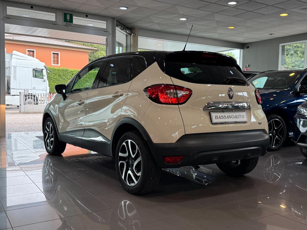 Renault Captur Benzina 90 CV Neopatentati