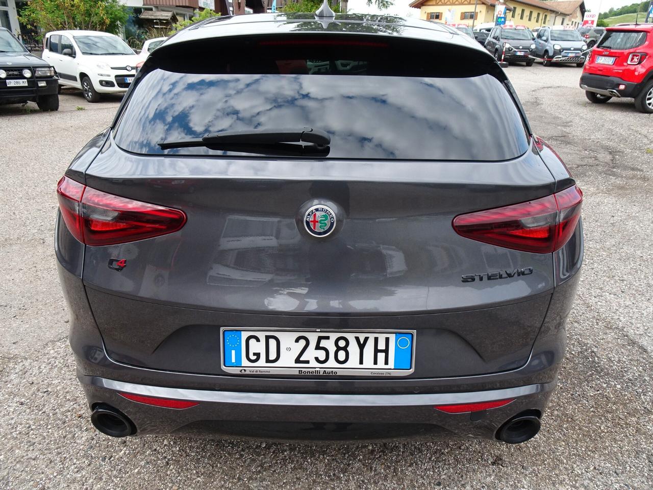 Alfa Romeo Stelvio 2.2 Turbodiesel 210 CV AT8 Q4 Veloce