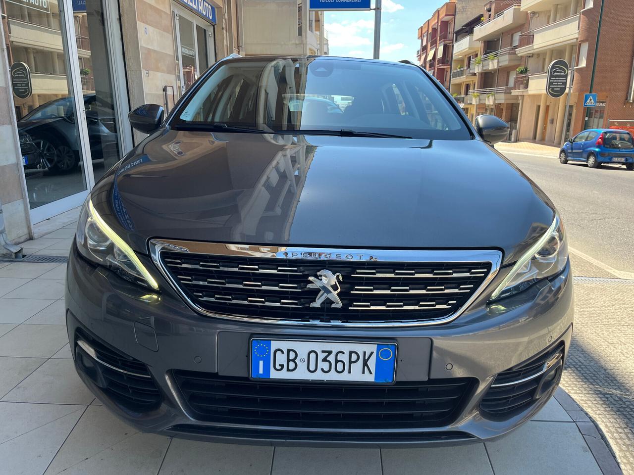 Peugeot 308 BlueHDi 130 S&S SW Allure