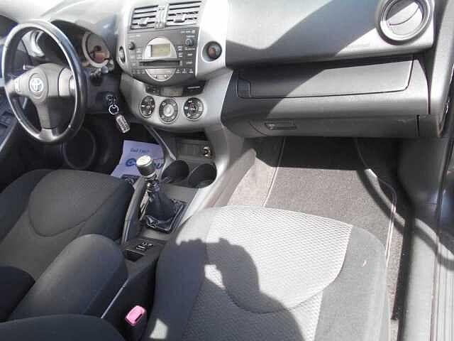 Toyota RAV4 2.2 D-4D 136 CV Sol