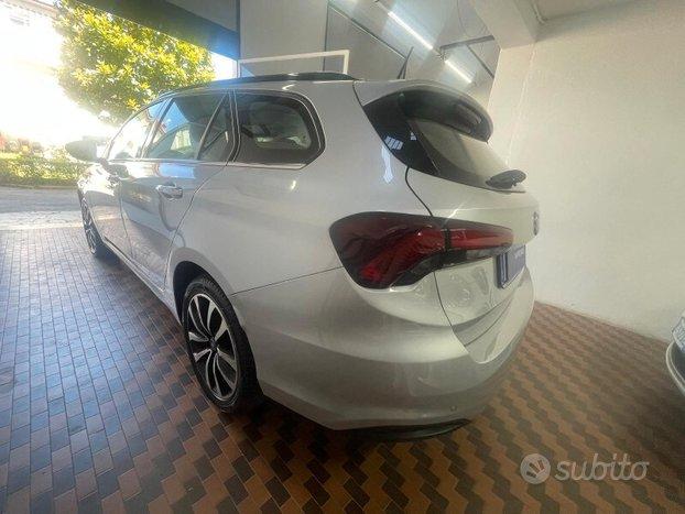 FIAT Tipo (2015-->) Tipo 1.6 Mjt S&S DCT SW Lounge