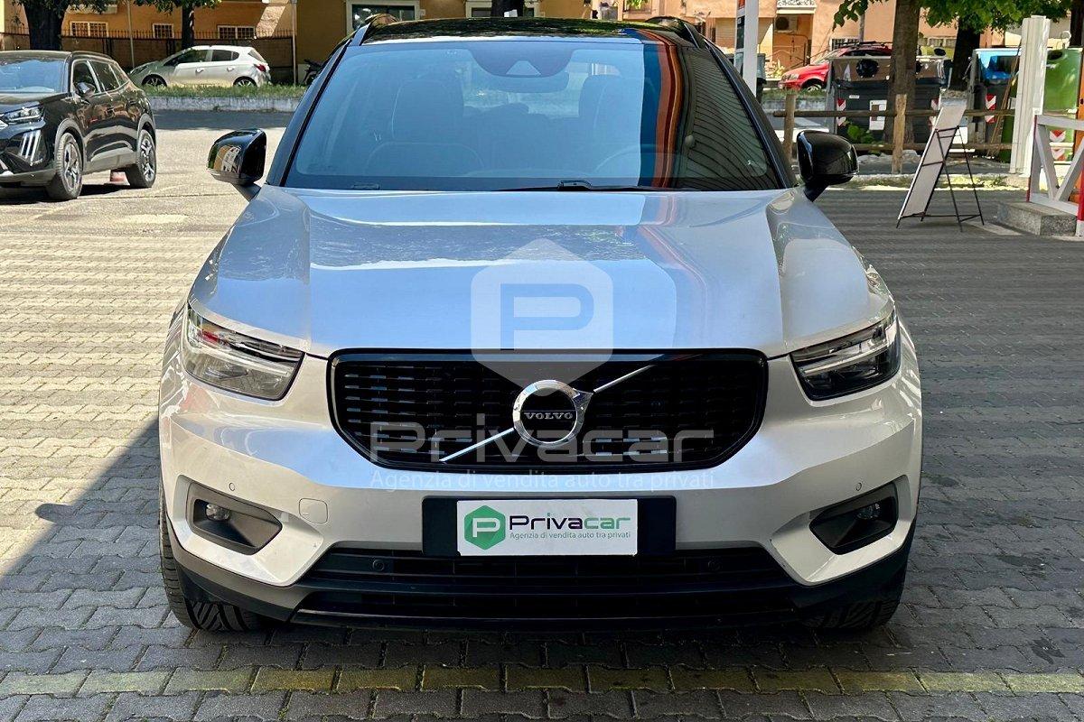VOLVO XC40 T3 R-design