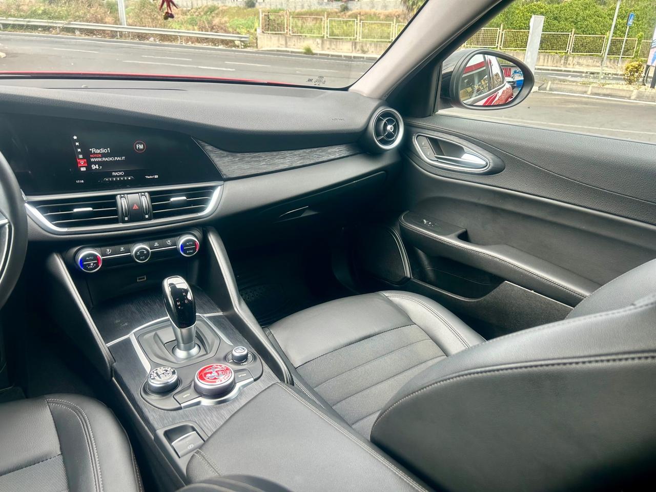 Alfa Romeo Giulia 2.2 Turbodiesel 160 CV AT8 Super q2