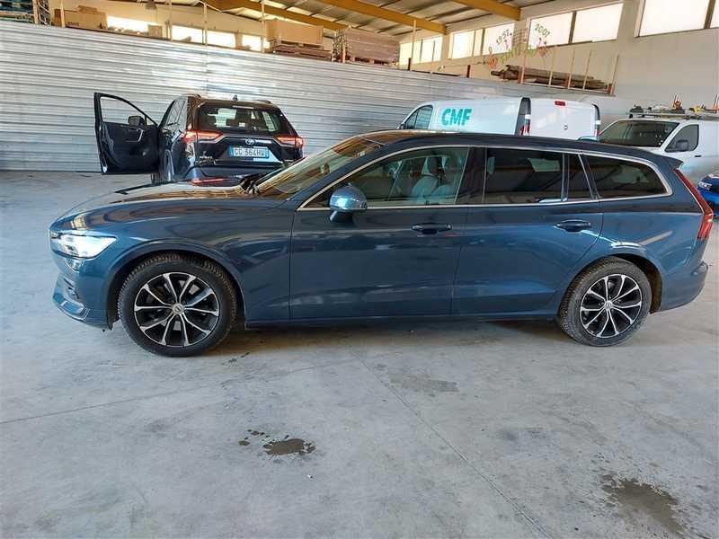 VOLVO V60 B4 D autom. Momentum Business Pro MY22 WAGON