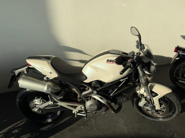 DUCATI Monster 696 696