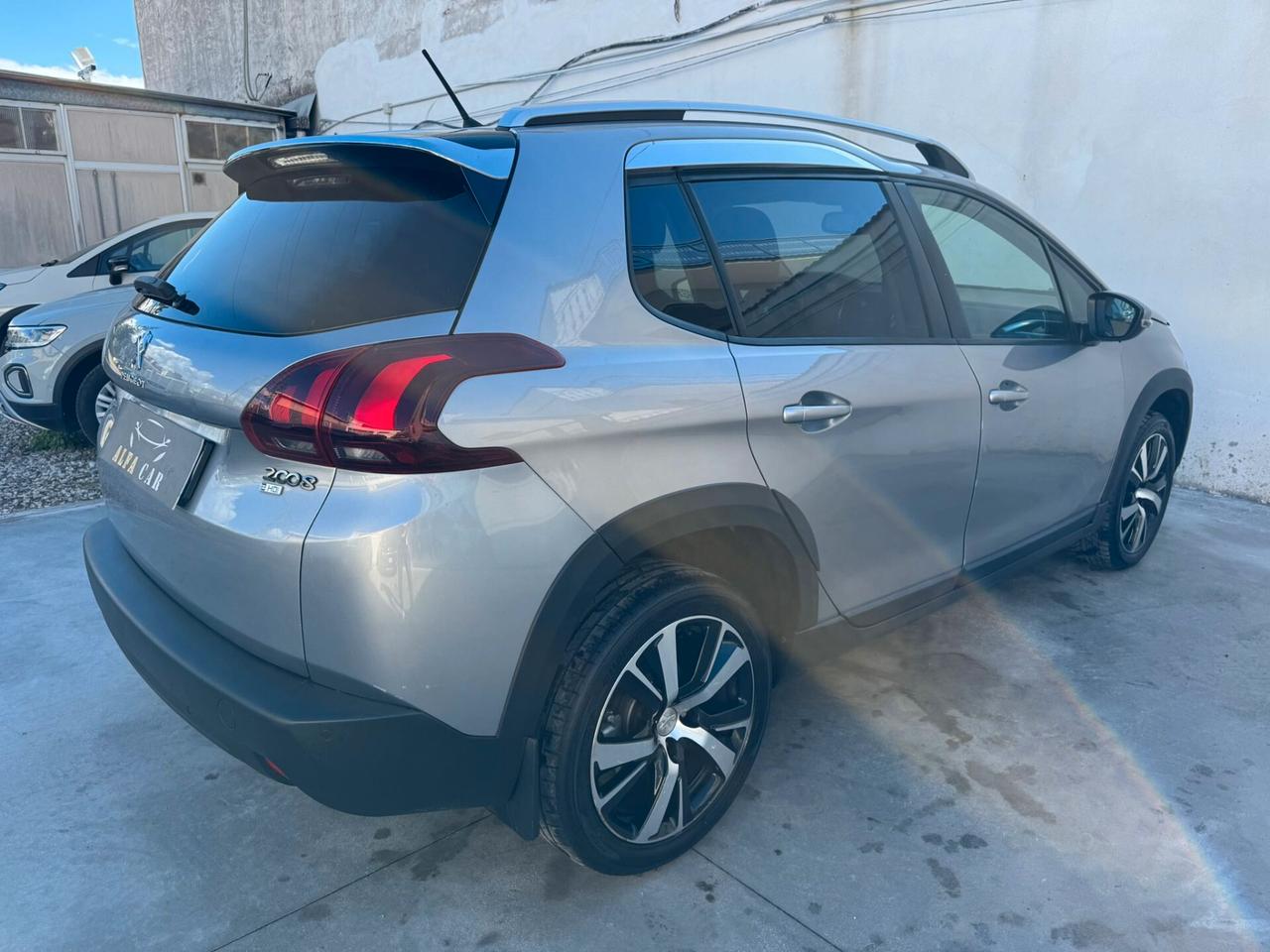 PEUGEOT 2008 1.5 BlueHDi 100CV 2019!!!