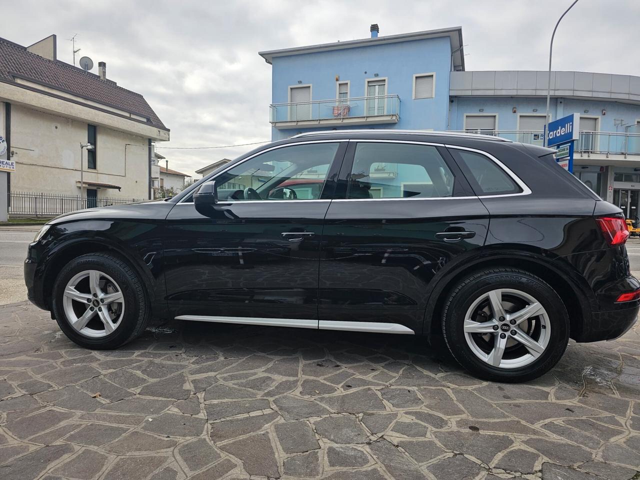 Audi Q5 30 TDI S tronic line plus