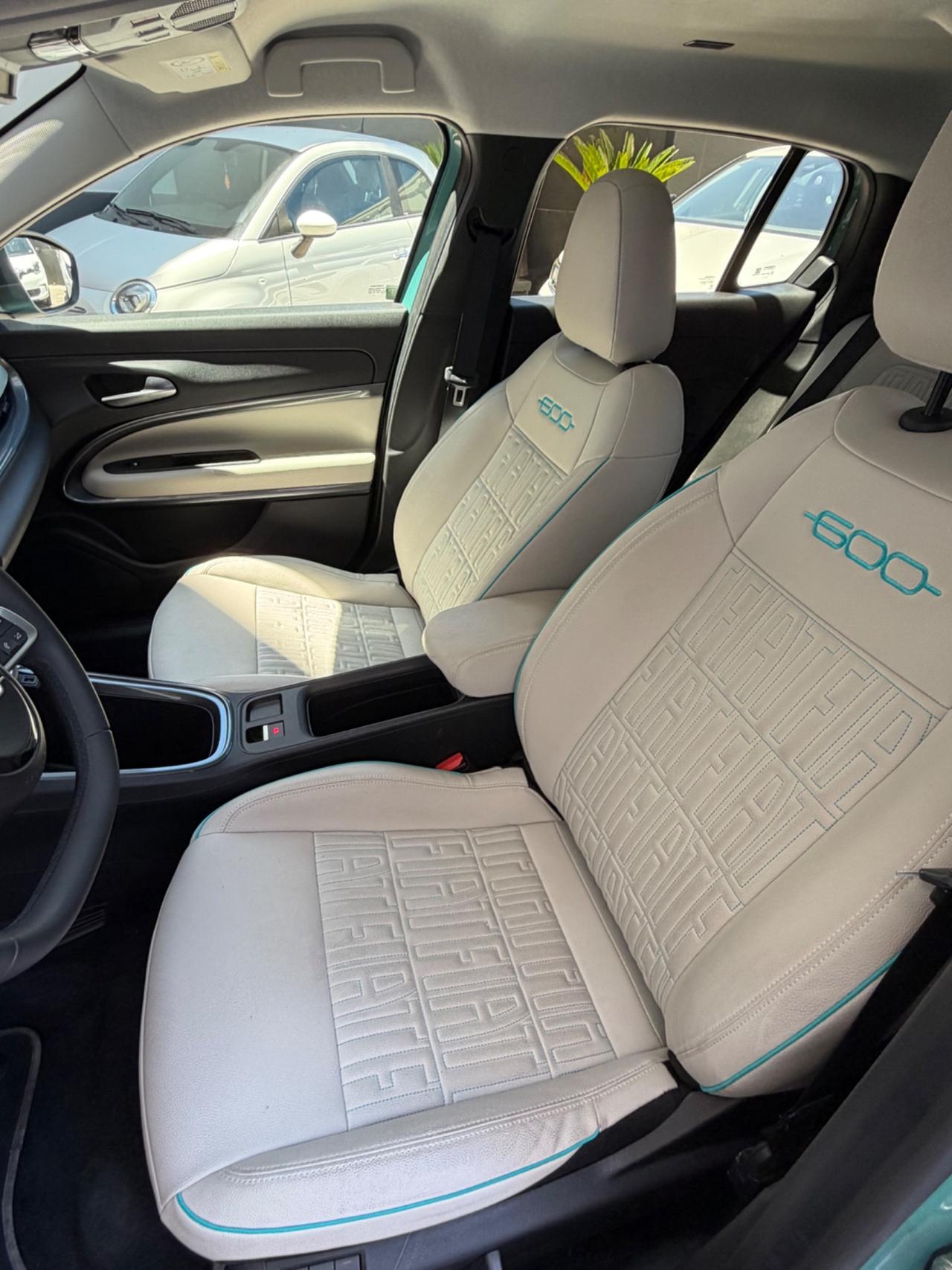 Fiat 600 Hybrid 110 CV DCT MHEV La Prima