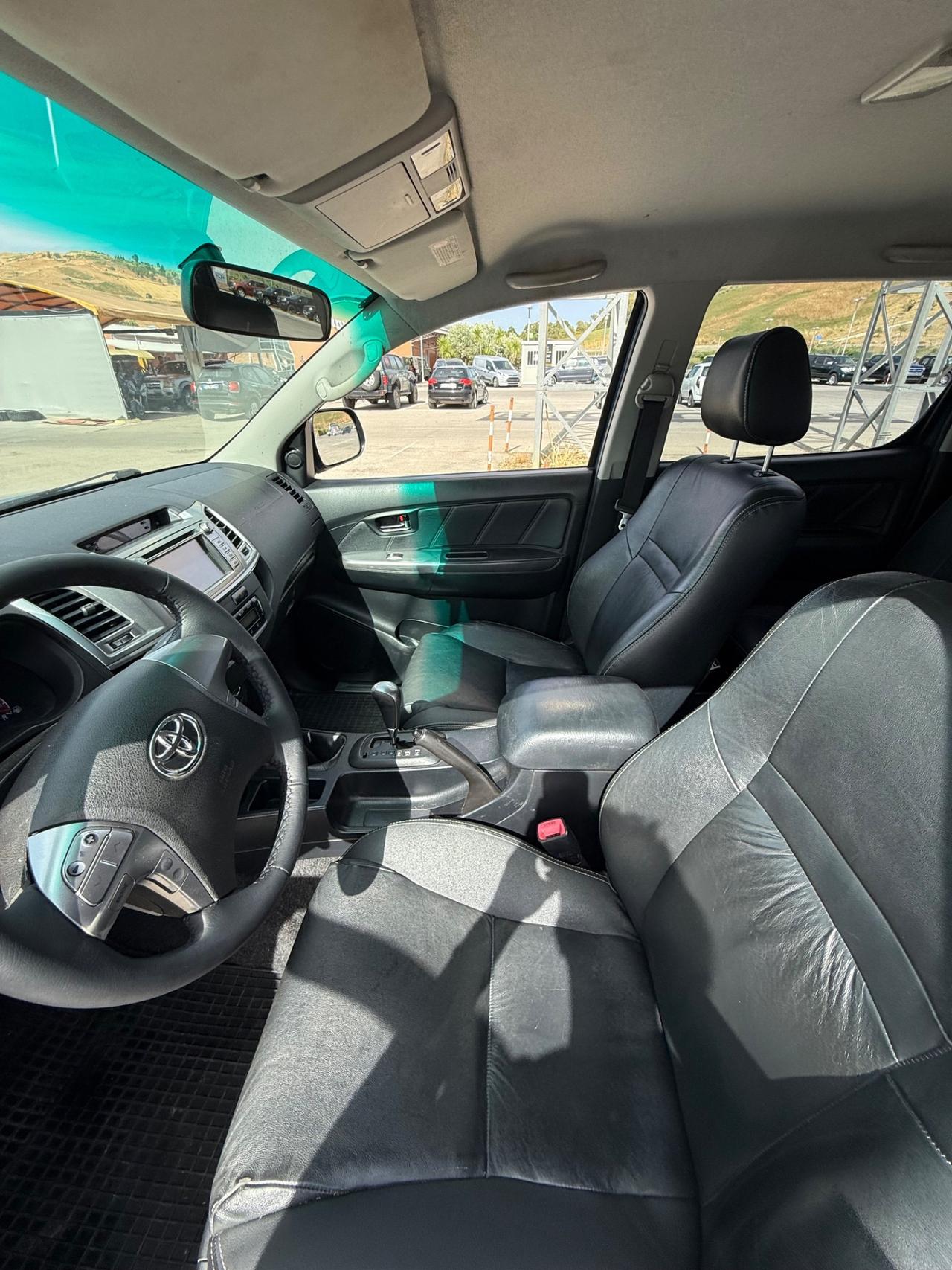Toyota Hilux 3.0 D-4D aut.4WD 4p. DC Stylex