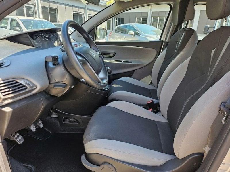Lancia Ypsilon 1.2 69 cv Silver