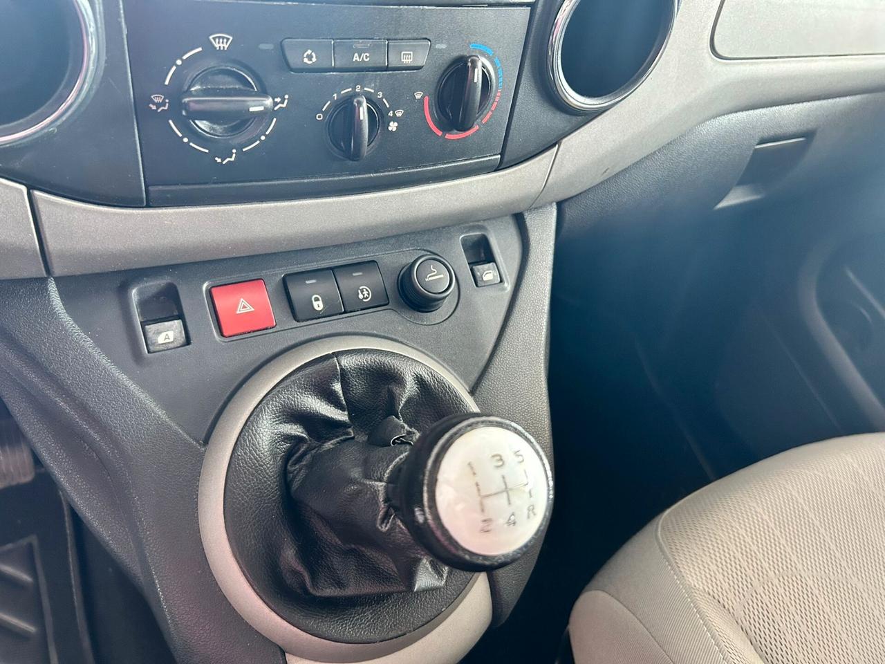 Peugeot Partner Tepee 1.6HDi x neopatentati 2011