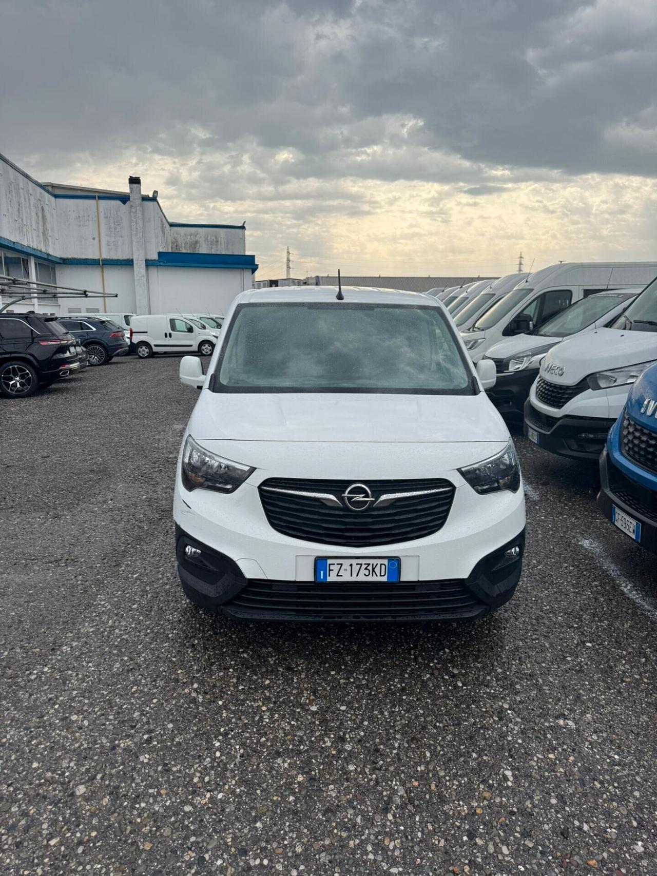 OPEL COMBO CON 3 POSTI EURO6D SUPER PREZZO!