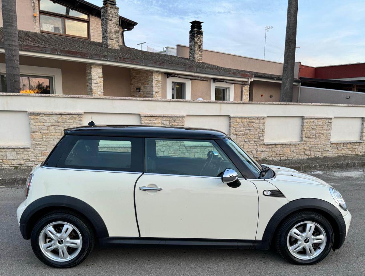 MINI 1.4 BENZINA ONE 2010 ADATTA A NEOPATENTATI