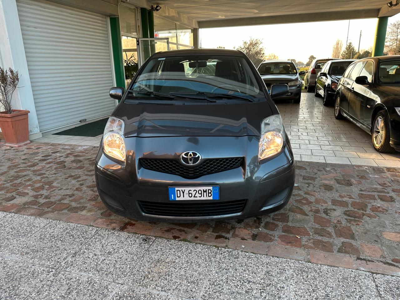 Toyota Yaris 1.4 D-4D (12 RATE)