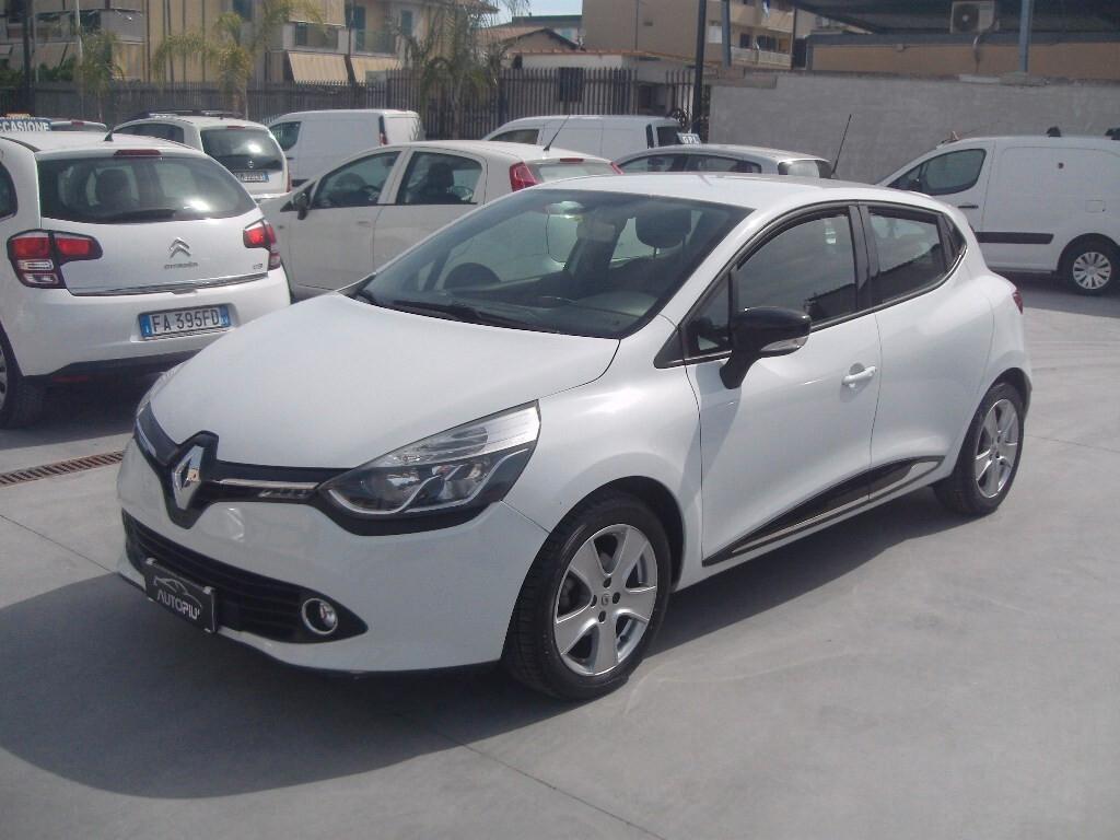 Renault Clio 1.2 75CV Live - 2013